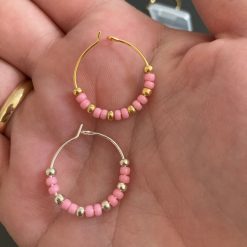 byFalck, Smykker, Øreringe med lyserøde perler som støtter StøtBrysterne